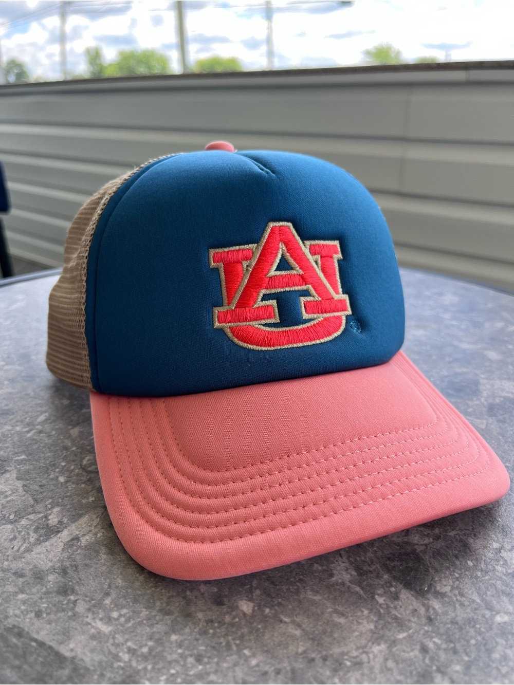 Vintage -style  Legacy Auburn Tigers trucker hat in Navy blue/Peach-Orange Visor
